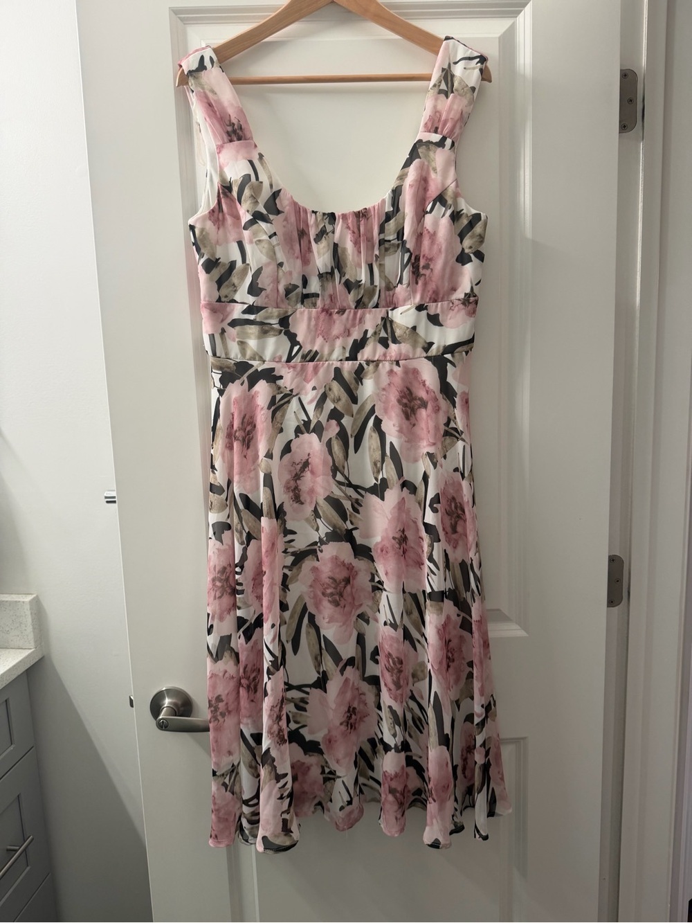 dressbarn Pink and Cream Floral Sundress Midi
